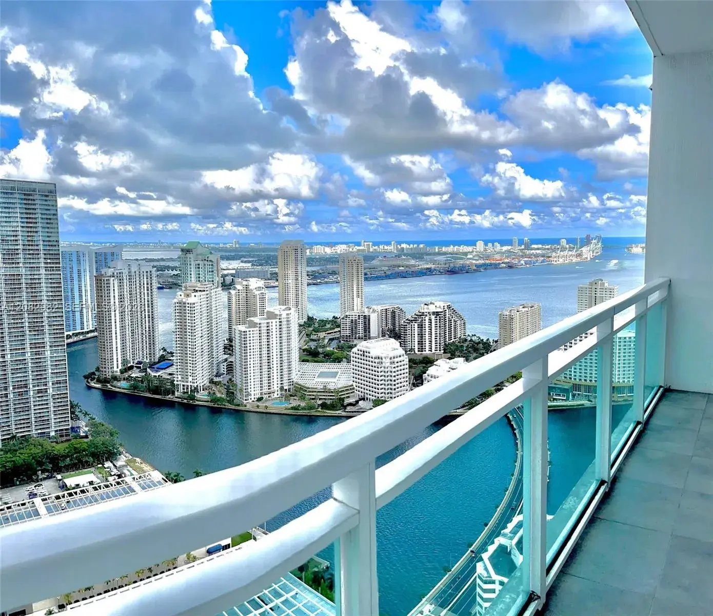 950 Brickell Bay Dr # 4908, Miami FL 33131