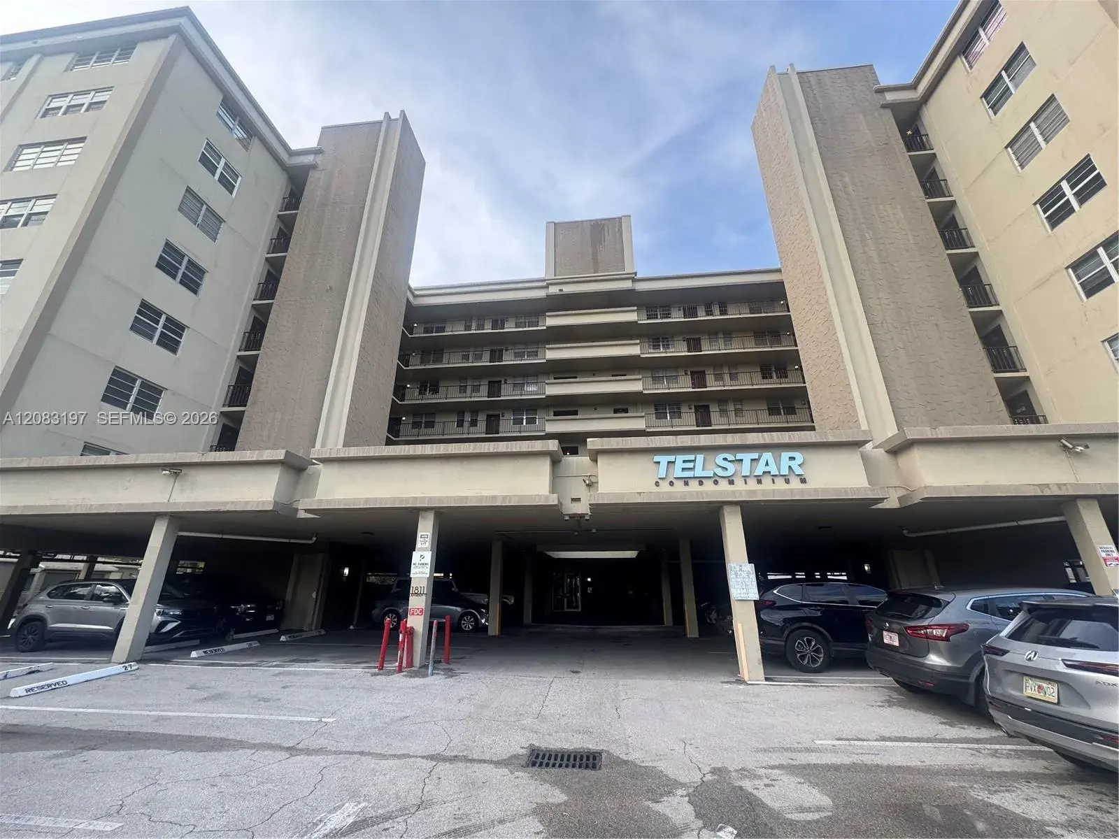 1 bedroom 1 bath Residential for sale at 1811 Jefferson # 705, Hollywood FL 33020