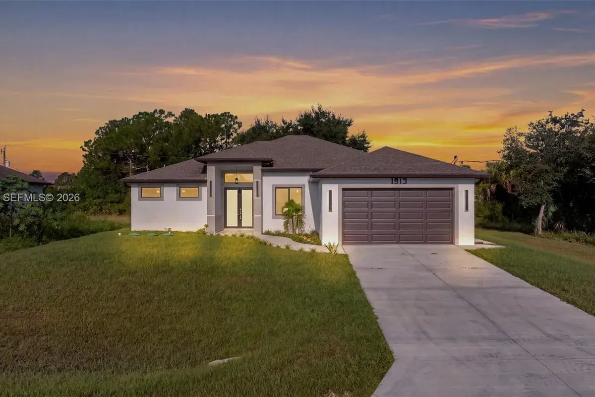 1913 Irving Ave, Lehigh Acres FL 33972