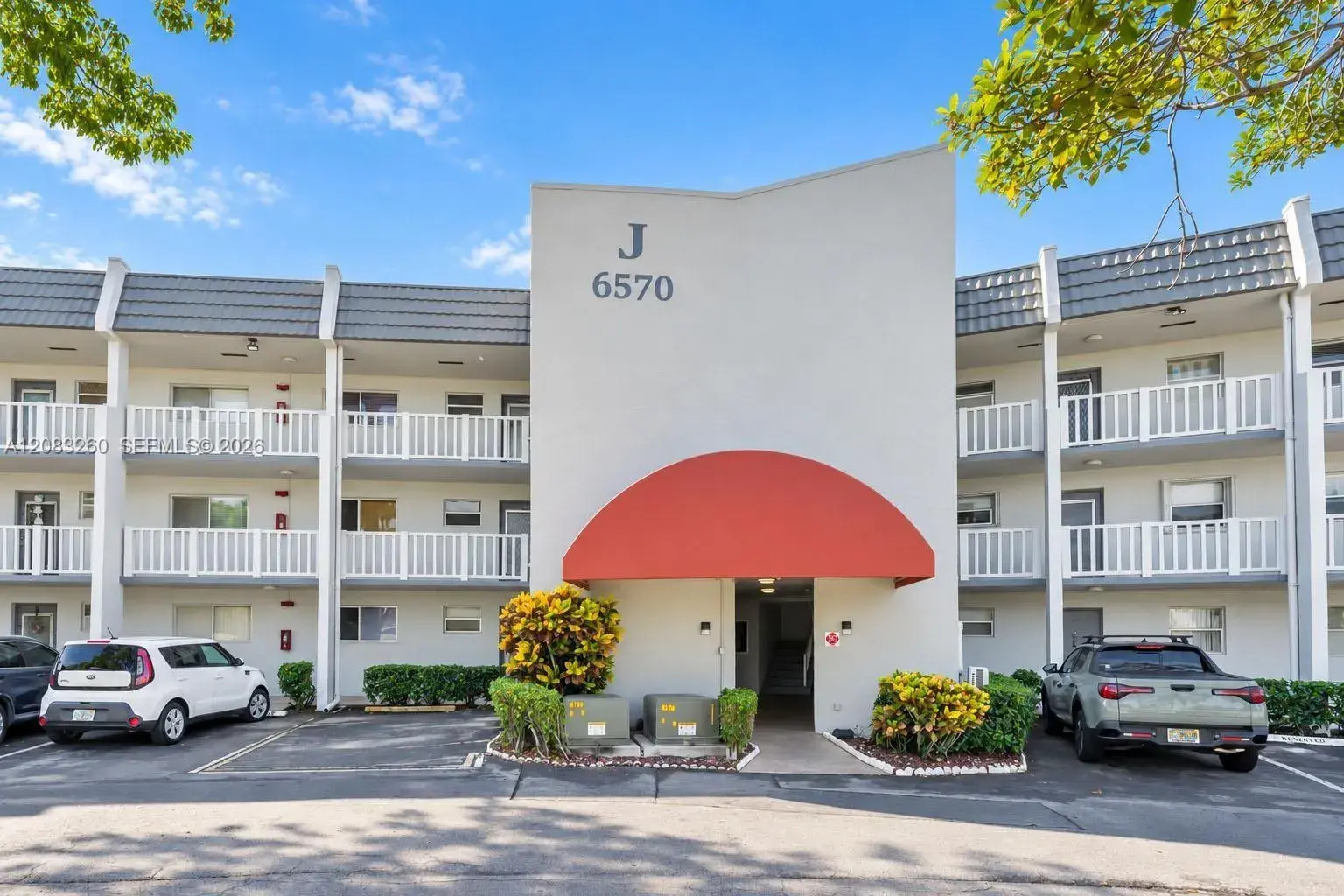 2 bedroom 2 bath Residential for sale at 6570 Royal Palm Blvd # 302J, Margate FL 33063