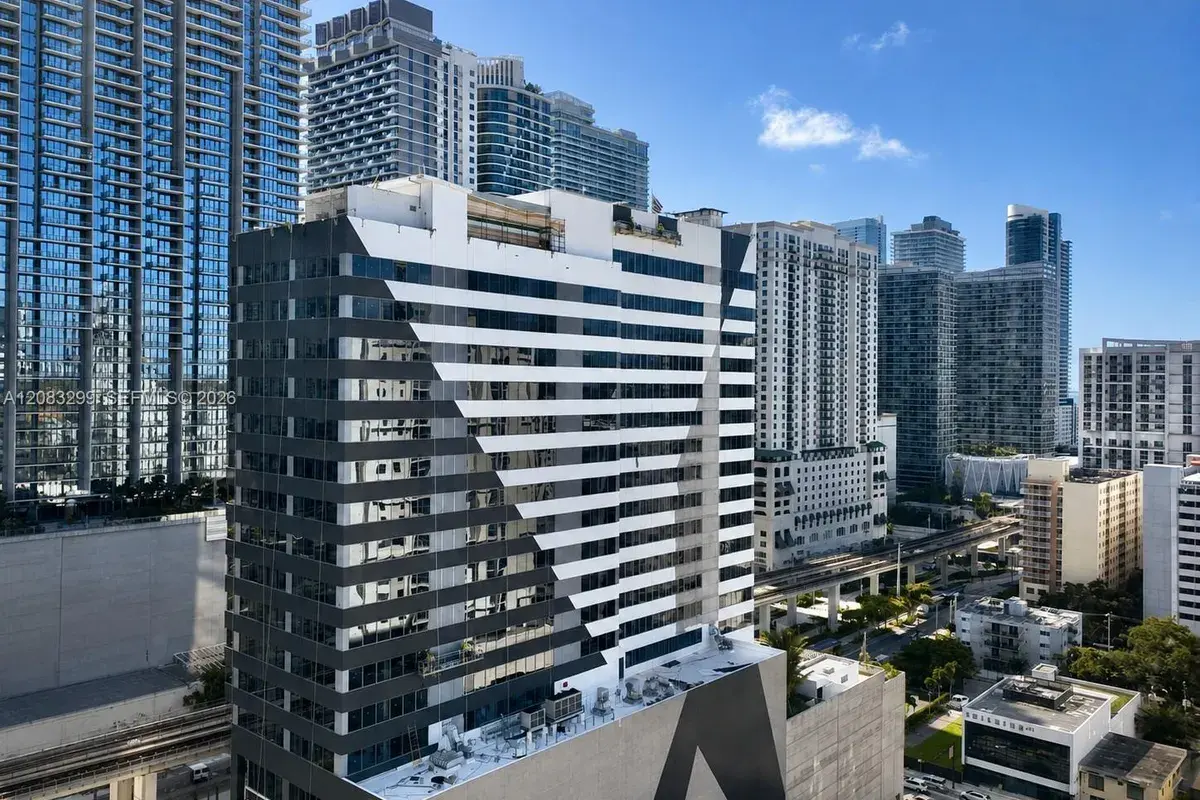 175 SW 7th St # 1809, Miami FL 33130