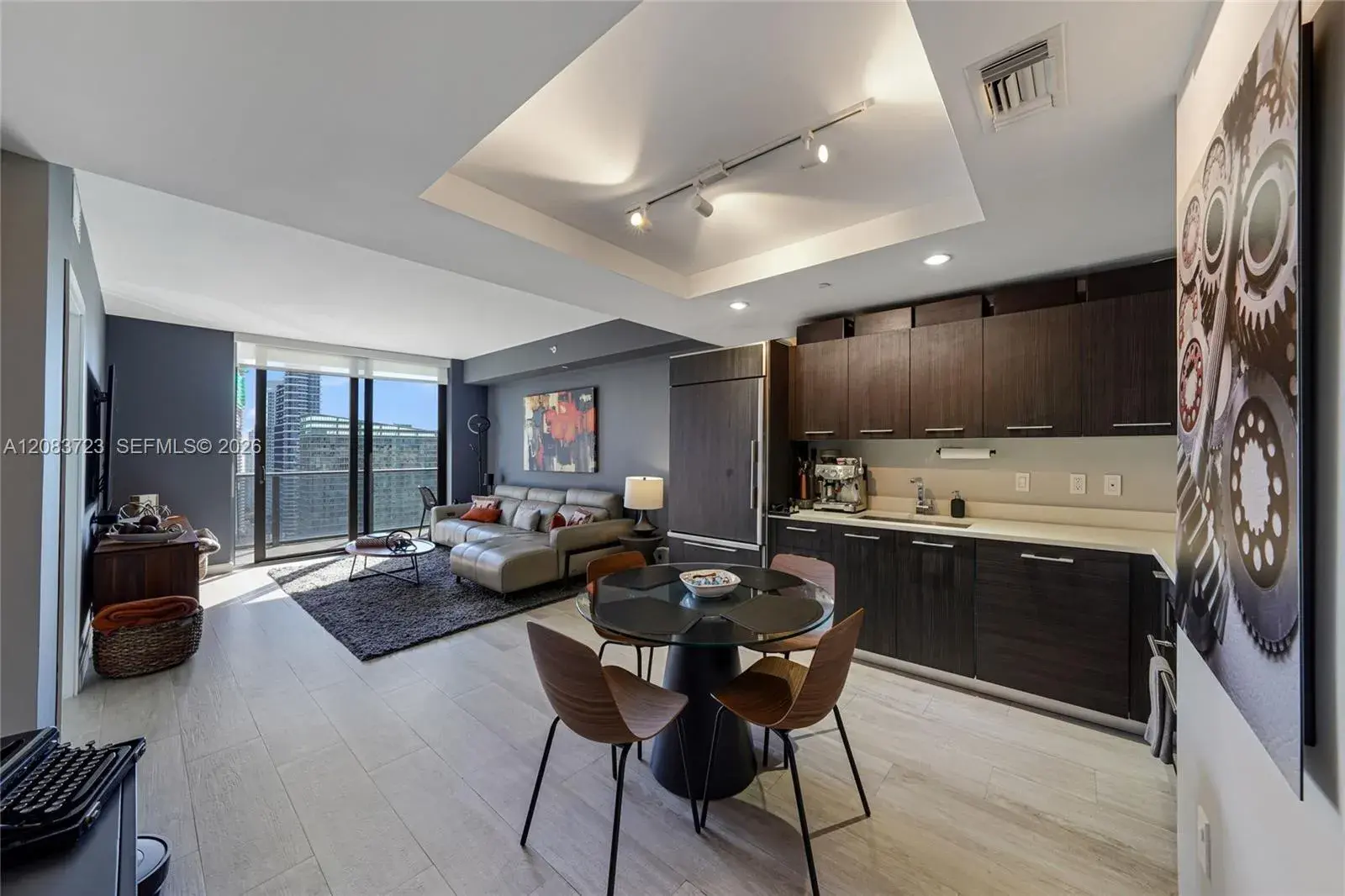 45 SW 9th St # 3405, Miami FL 33130