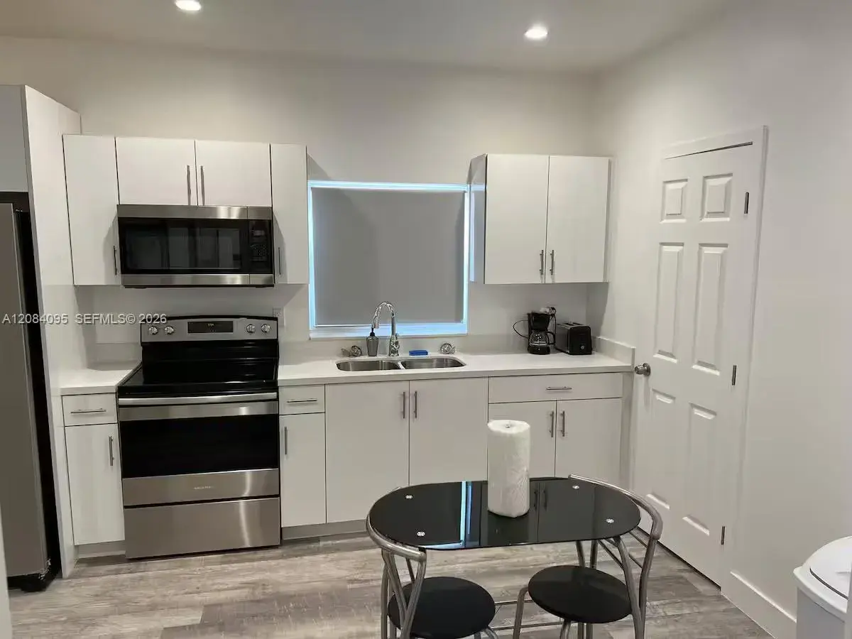 2285 NW 2nd St # 5, Miami FL 33125