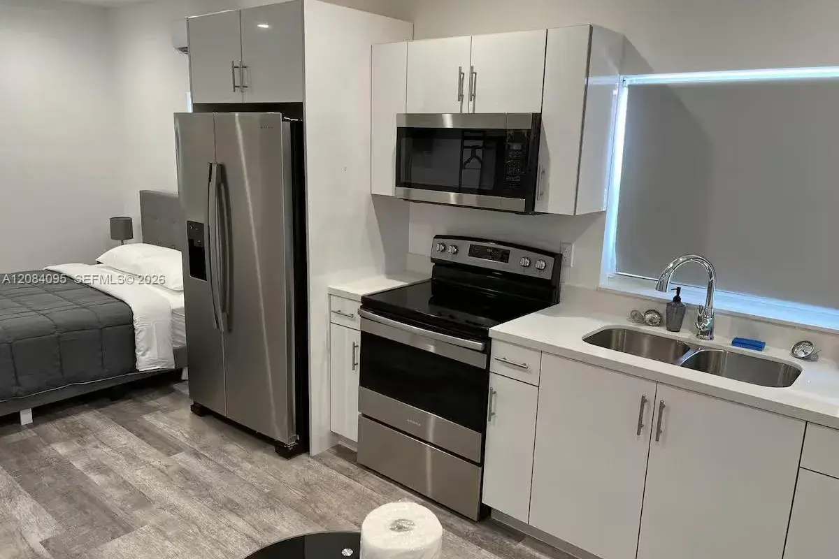 2285 NW 2nd St # 5, Miami FL 33125