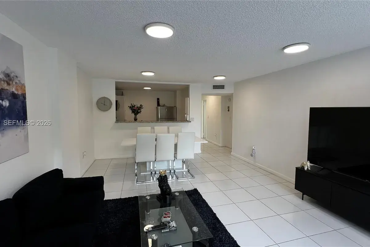 2780 NE 183rd St # 303, Aventura FL 33160