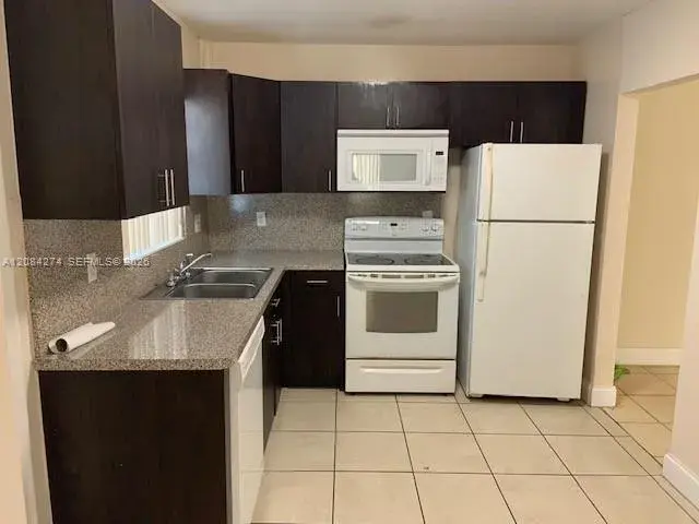 2 bedroom 2 bath Residential Lease for rent at 2840 Fillmore St # 7, Hollywood FL 33020