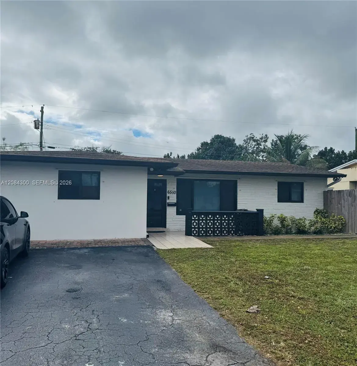 1 bedroom 1 bath Residential Lease for rent at 6510 Grant Ct # 2, Hollywood FL 33024