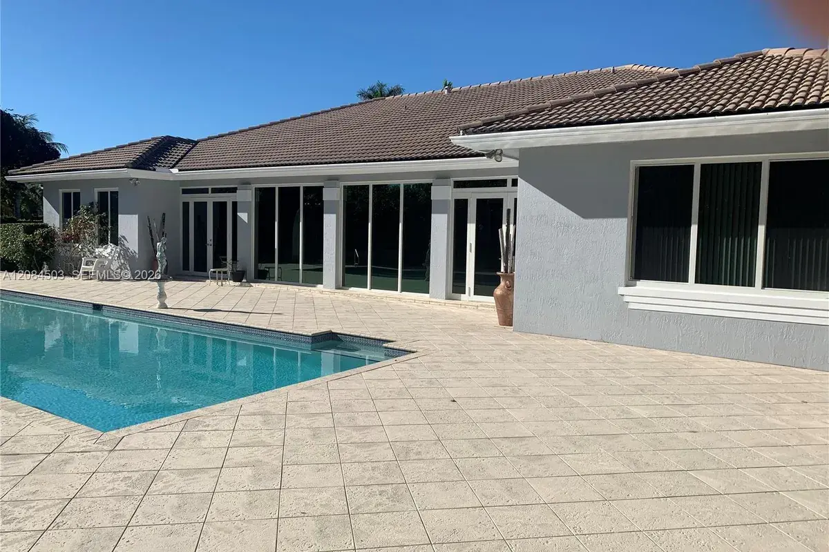 7625 SW 75th Ave, Miami FL 33143