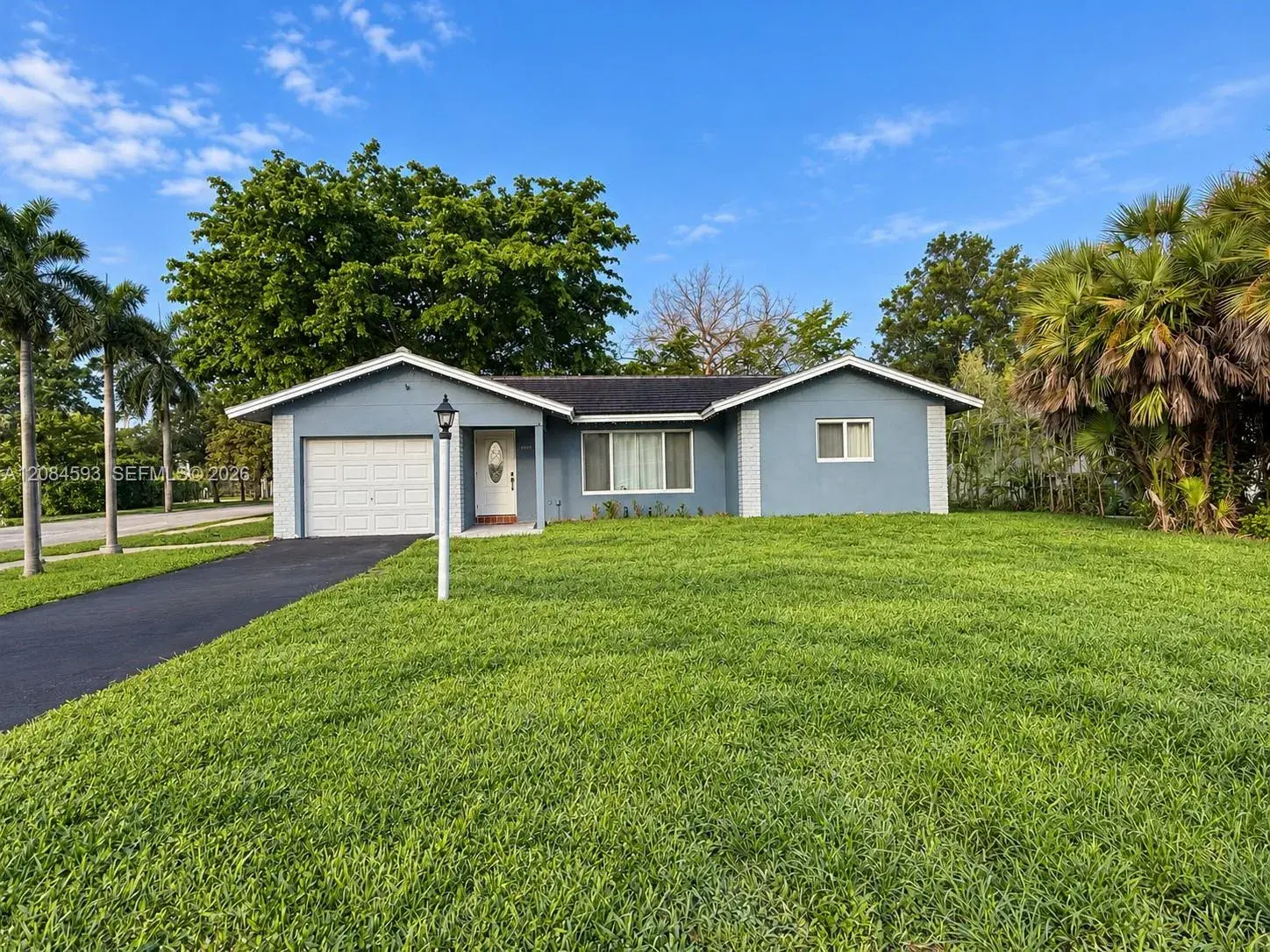 3 bedroom 2 bath Residential for sale at 8001 NW 108 AVE, Tamarac FL 33321