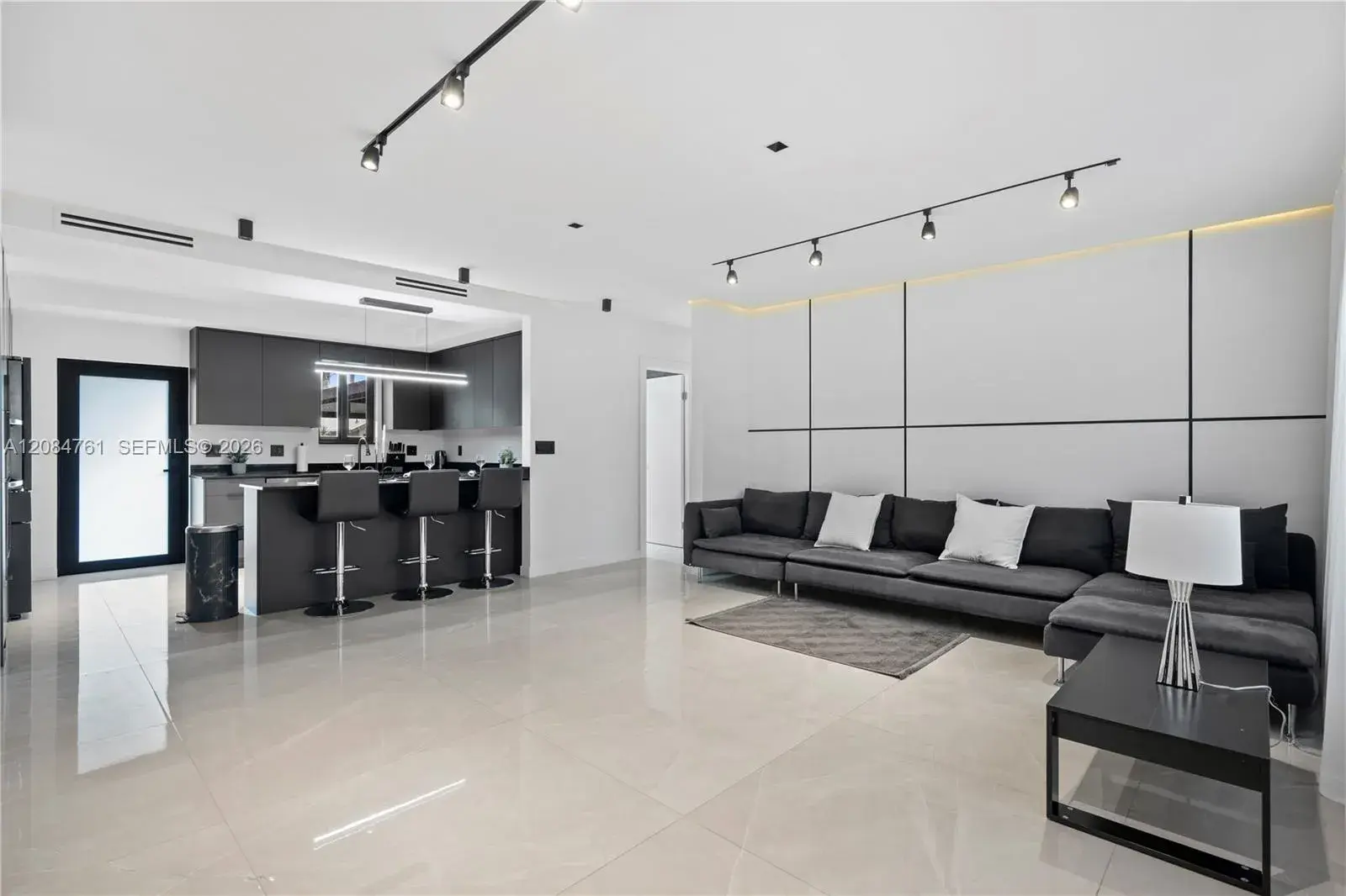 3 bedroom 2 bath Residential for sale at 1101 N 14th Ave, Hollywood FL 33020