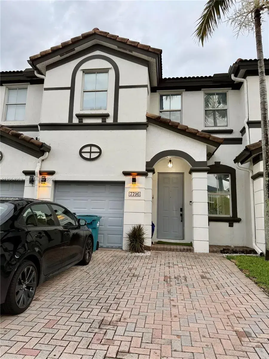 4 bedroom 2 bath Residential for sale at 7796 NW 114th Pl, Doral FL 33178