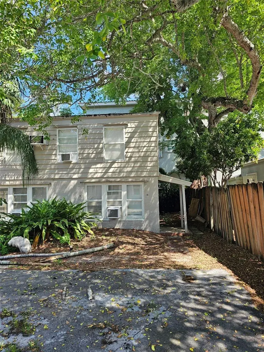 2 bedroom 1 bath Residential Lease for rent at 807 SW 4th St, Fort Lauderdale FL 33312