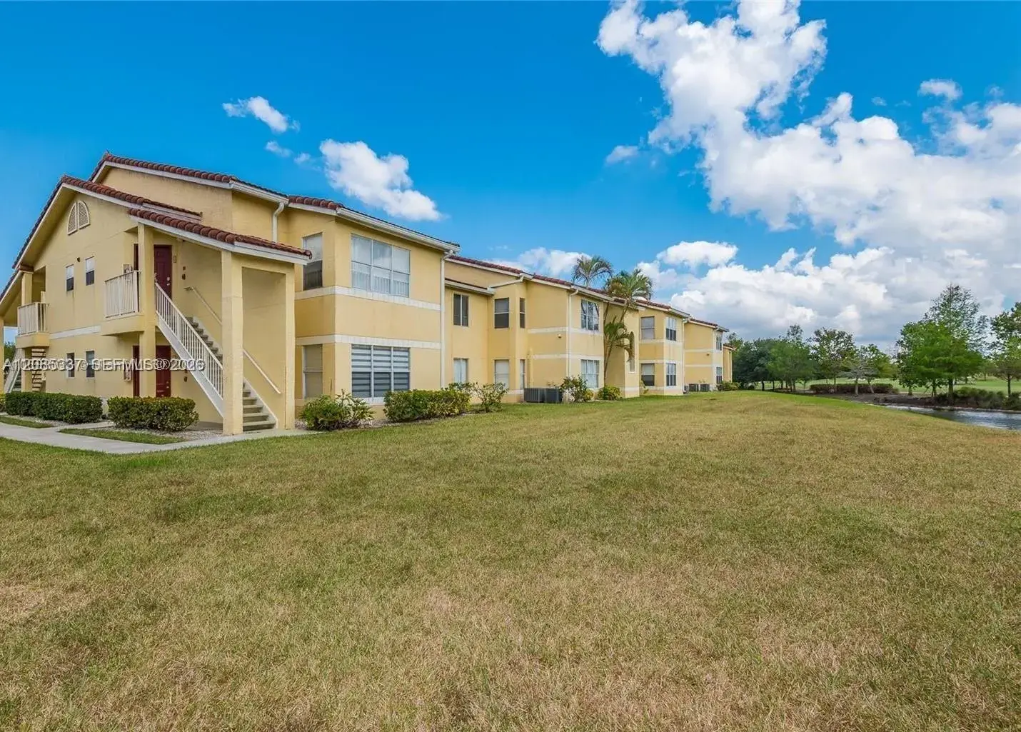 1 bedroom 1 bath Residential for sale at 437 Vista Isles Dr, # 2223, Sunrise FL 33325