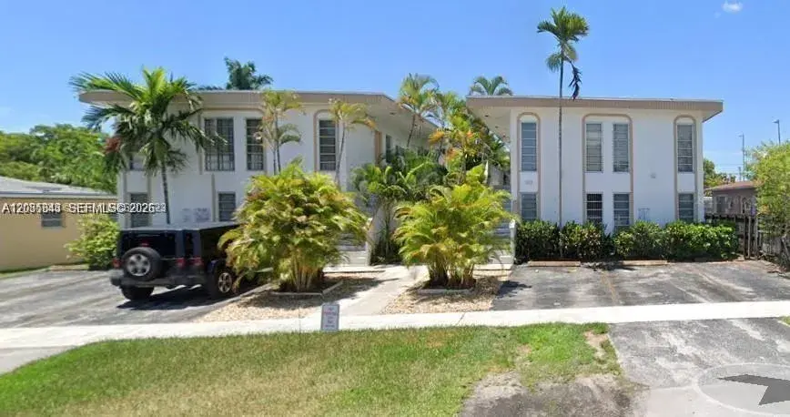 1 bedroom 1 bath Residential Lease for rent at 1610 Liberty St # 5, Hollywood FL 33020