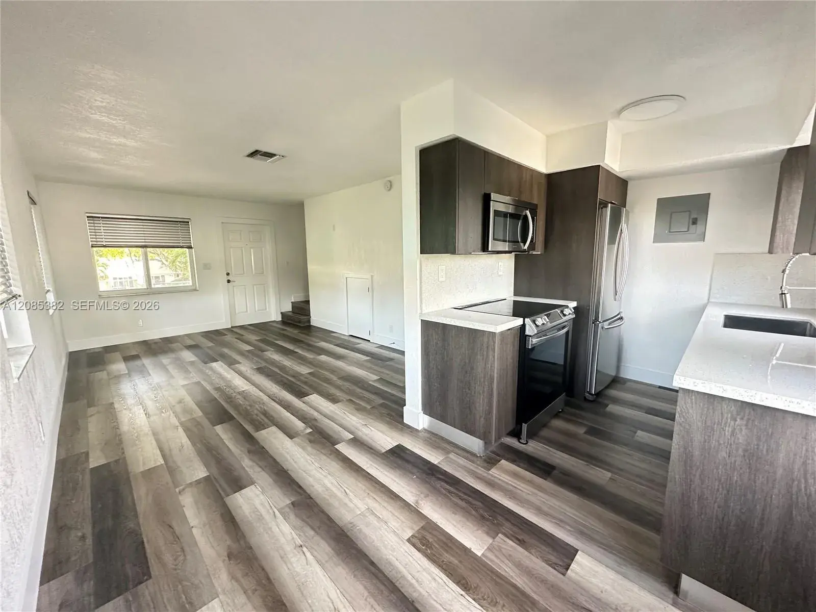 2 bedroom 1 bath Residential Lease for rent at 913 NE 17th St # 9, Fort Lauderdale FL 33305
