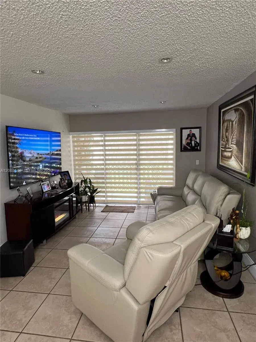 3 bedroom 2 bath Residential for sale at 1900 W 68th St # F104, Hialeah FL 33014
