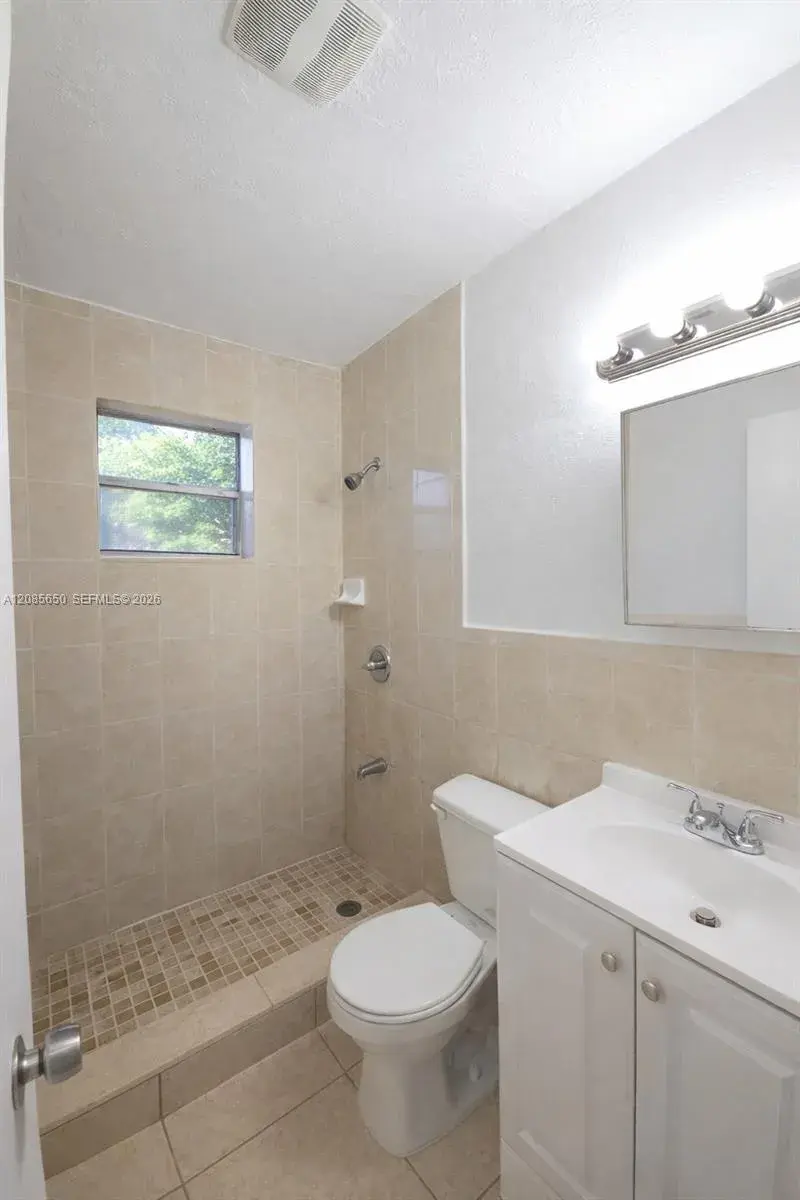 2580 NW 139th St # 1, Opa-Locka FL 33054