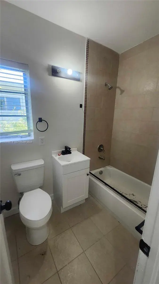 847 81st St # 6, Miami Beach FL 33141