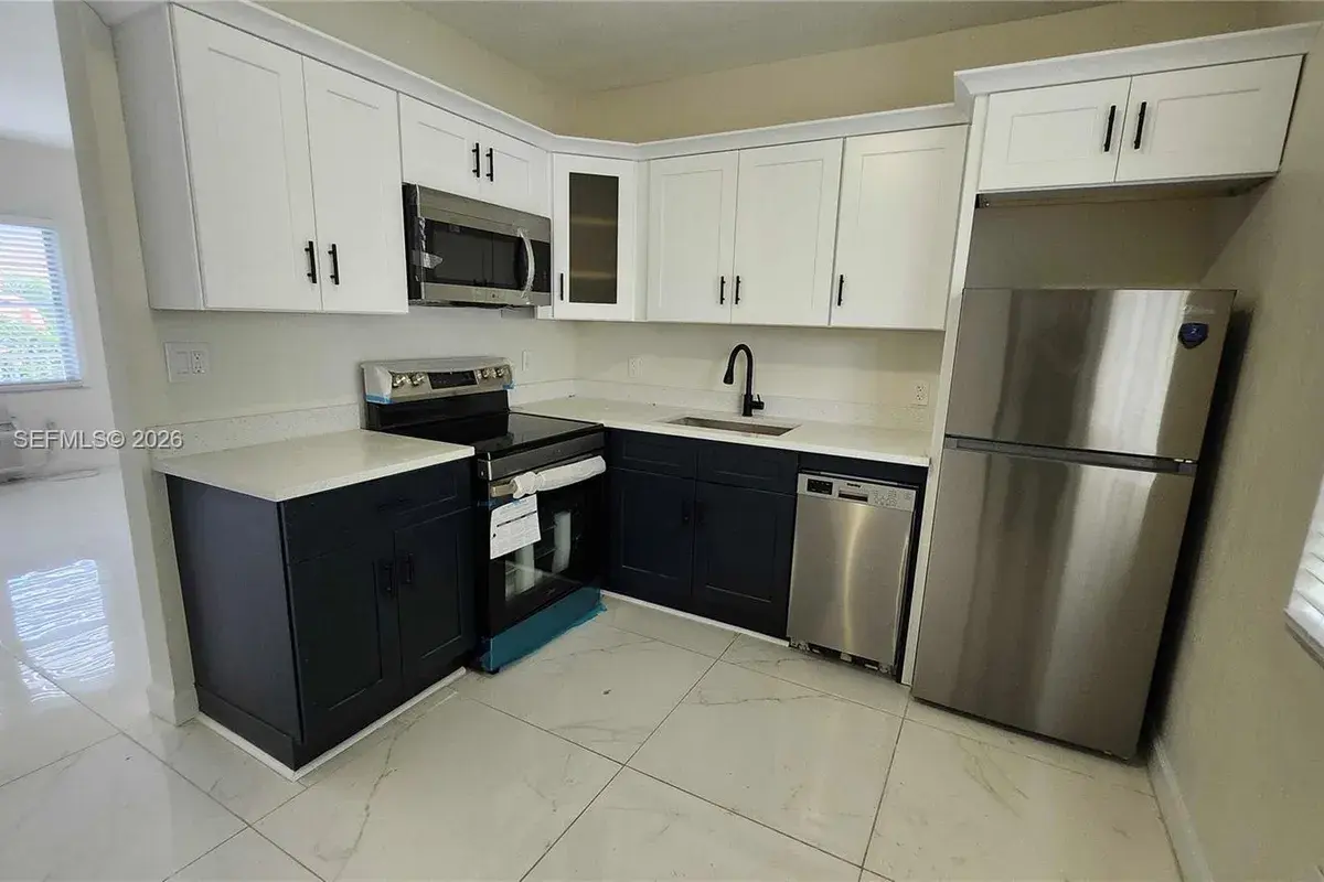 847 81st St # 6, Miami Beach FL 33141