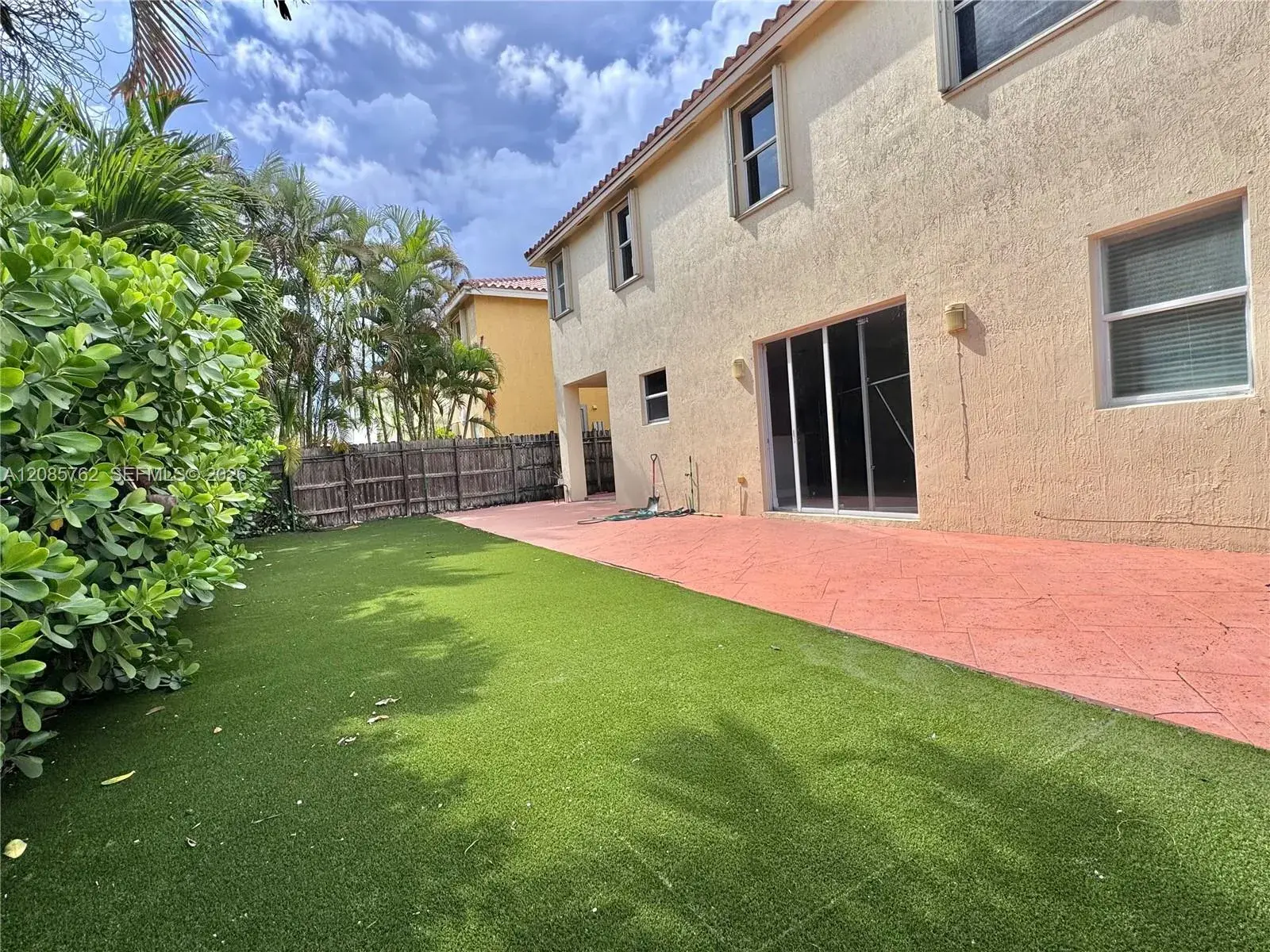 12864 NW 7th St, Miami FL 33182