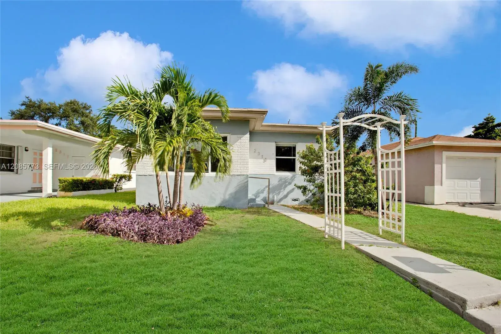 2 bedroom 1 bath Residential for sale at 2315 Hope St, Hollywood FL 33020