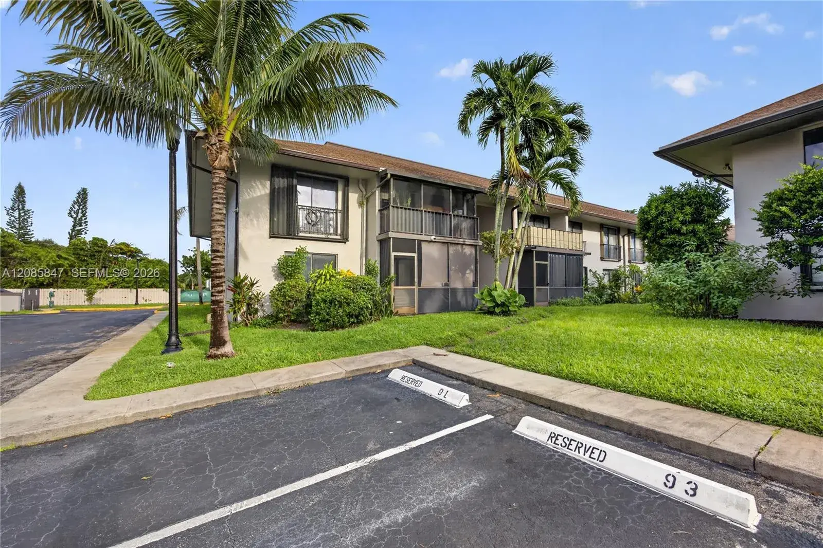 1 bedroom 1 bath Residential for sale at 5767 Washington St # F22, Hollywood FL 33023