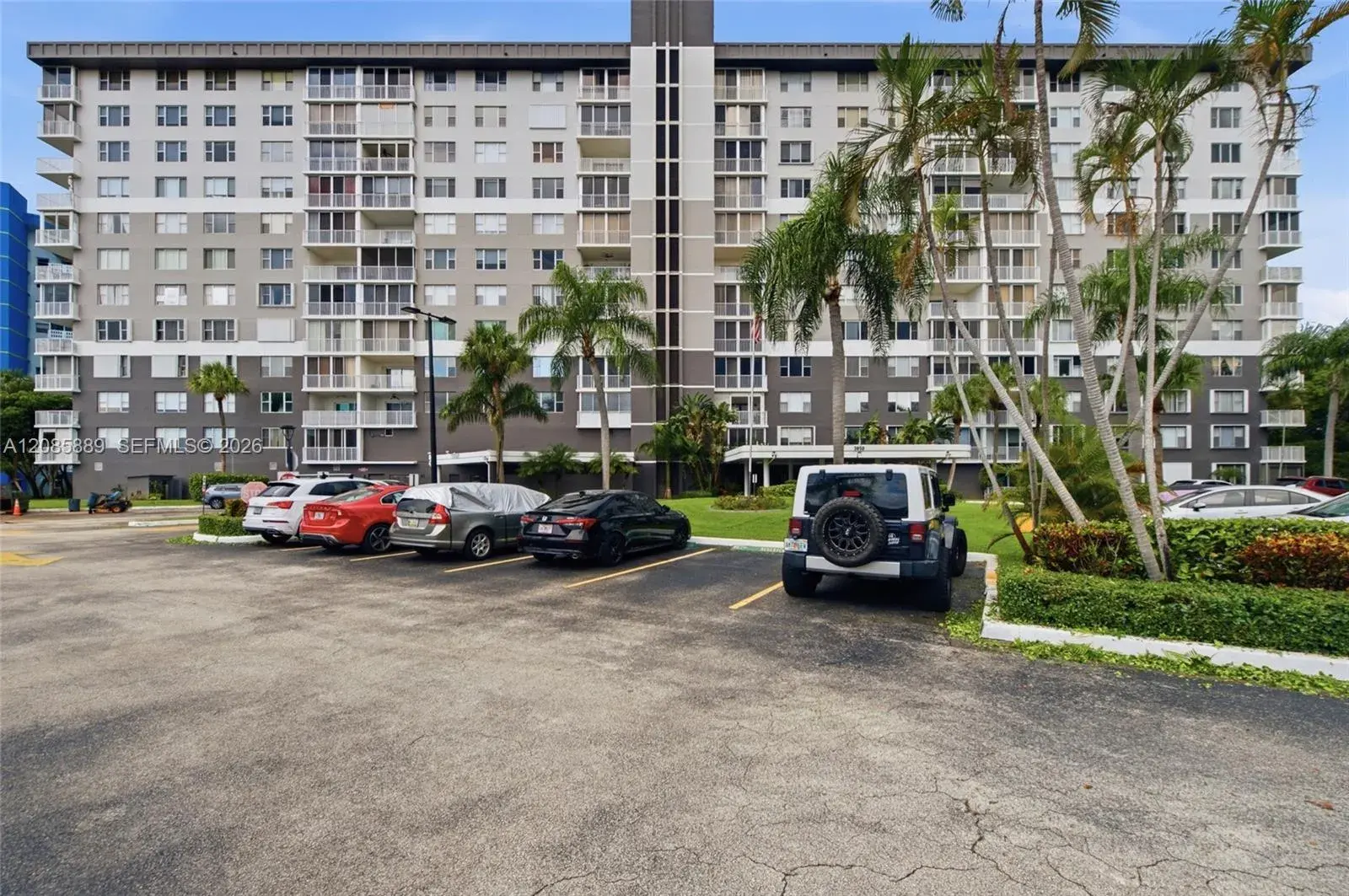 2 bedroom 2 bath Residential for sale at 3850 Washington St # 808, Hollywood FL 33021