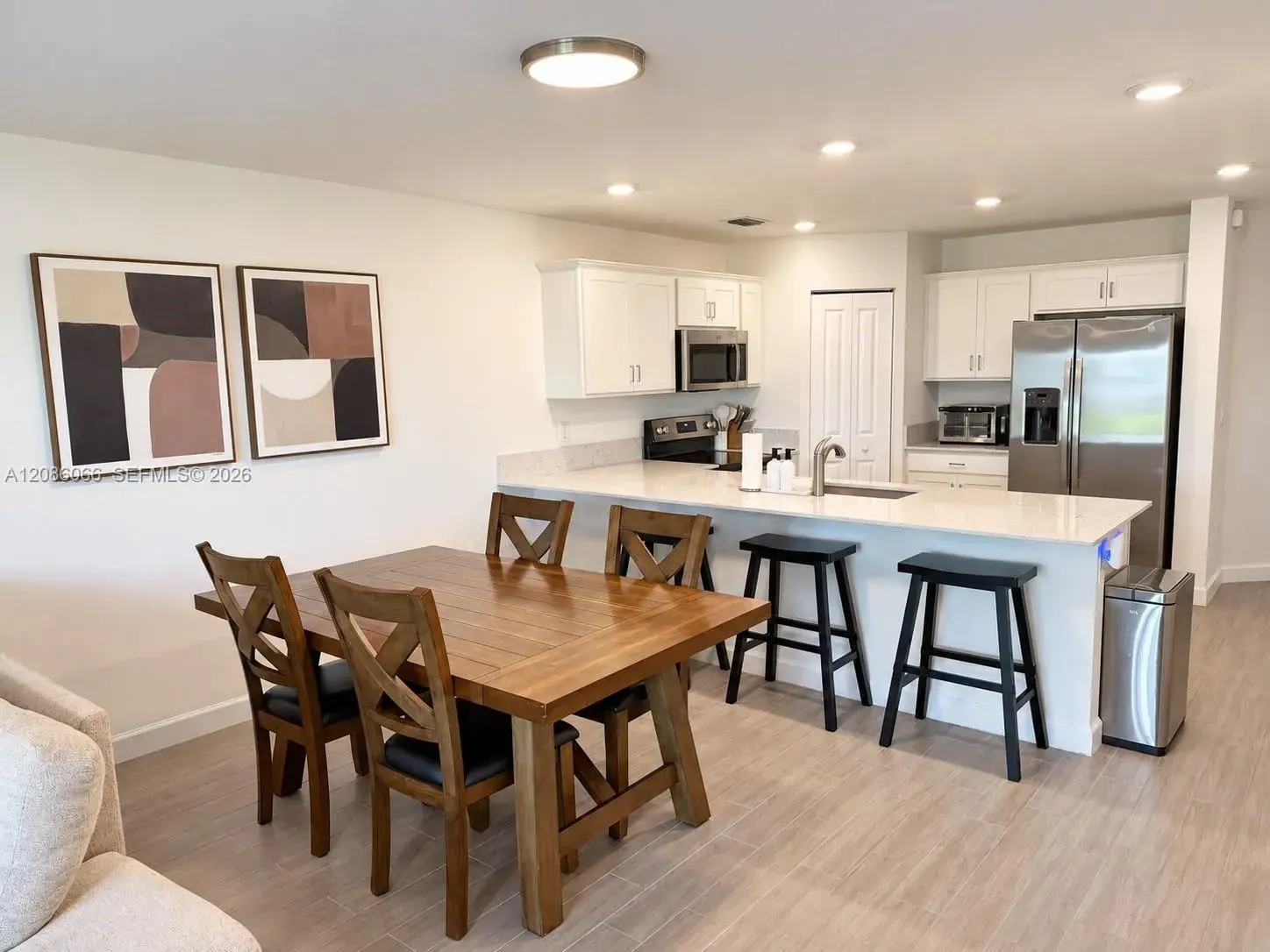 5013 Woods Edge Cir, Riviera Beach FL 33410