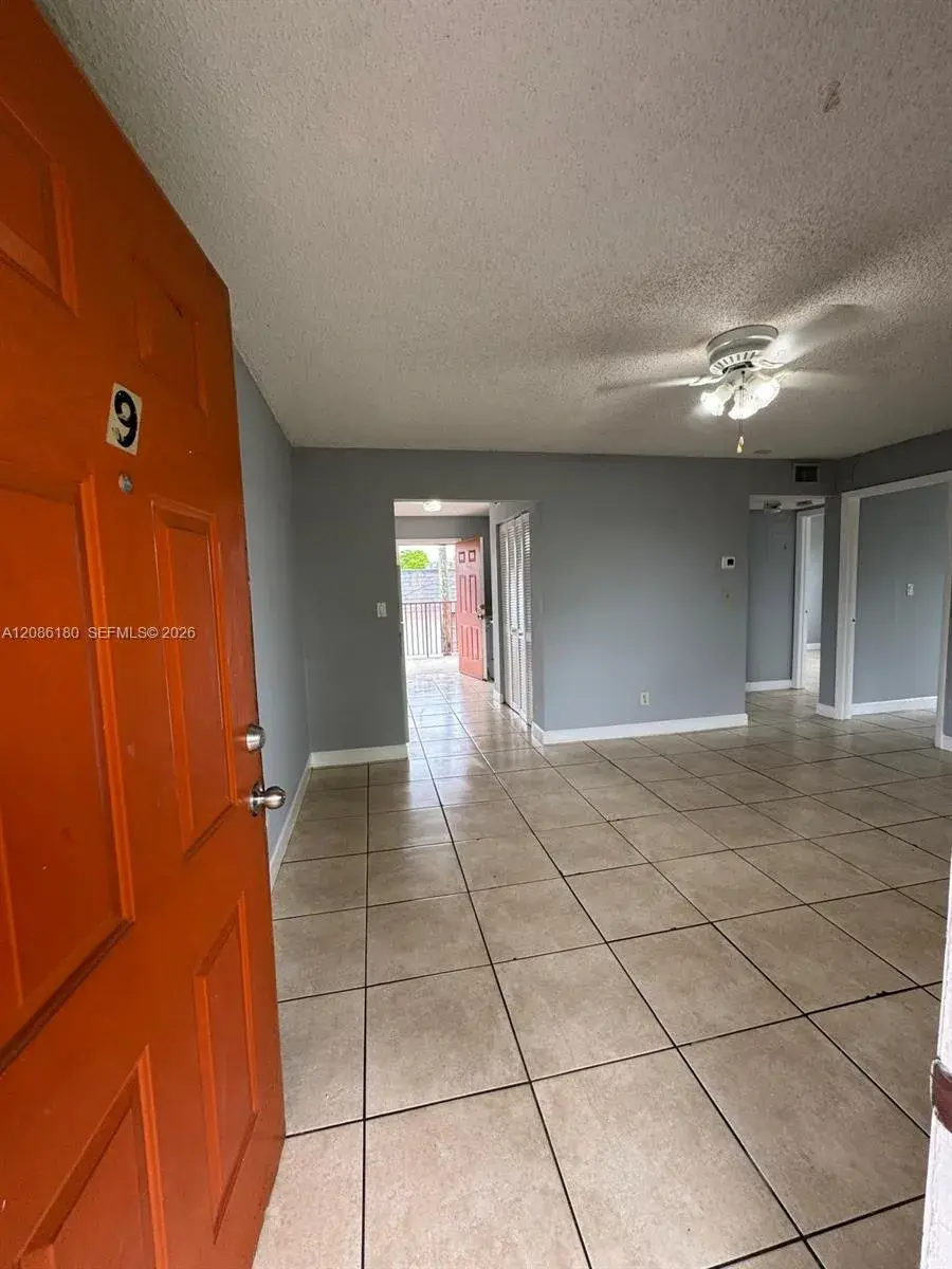 2 bedroom 1 bath Residential Lease for rent at 2920 Pierce St # 9, Hollywood FL 33020