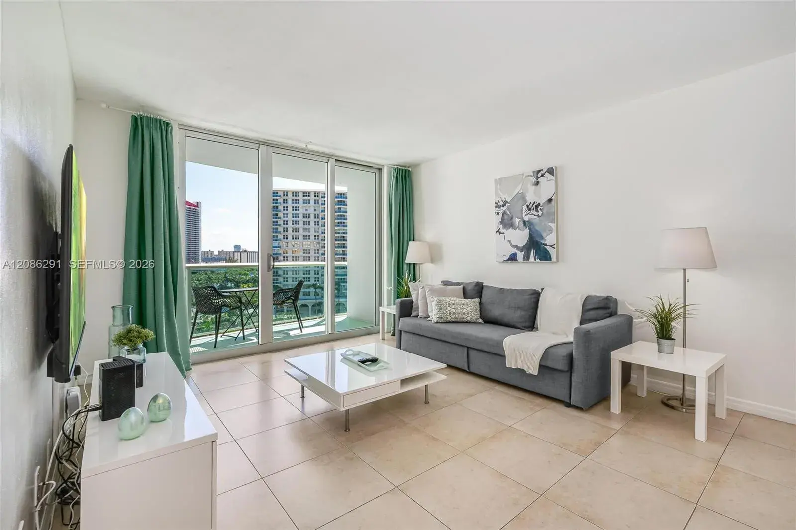 1 bedroom 1 bath Residential for sale at 3801 S Ocean Dr # 9T, Hollywood FL 33019