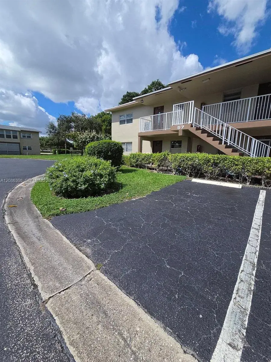 2 bedroom 2 bath Residential for sale at 601 NW 79th Ave # 101, Margate FL 33063