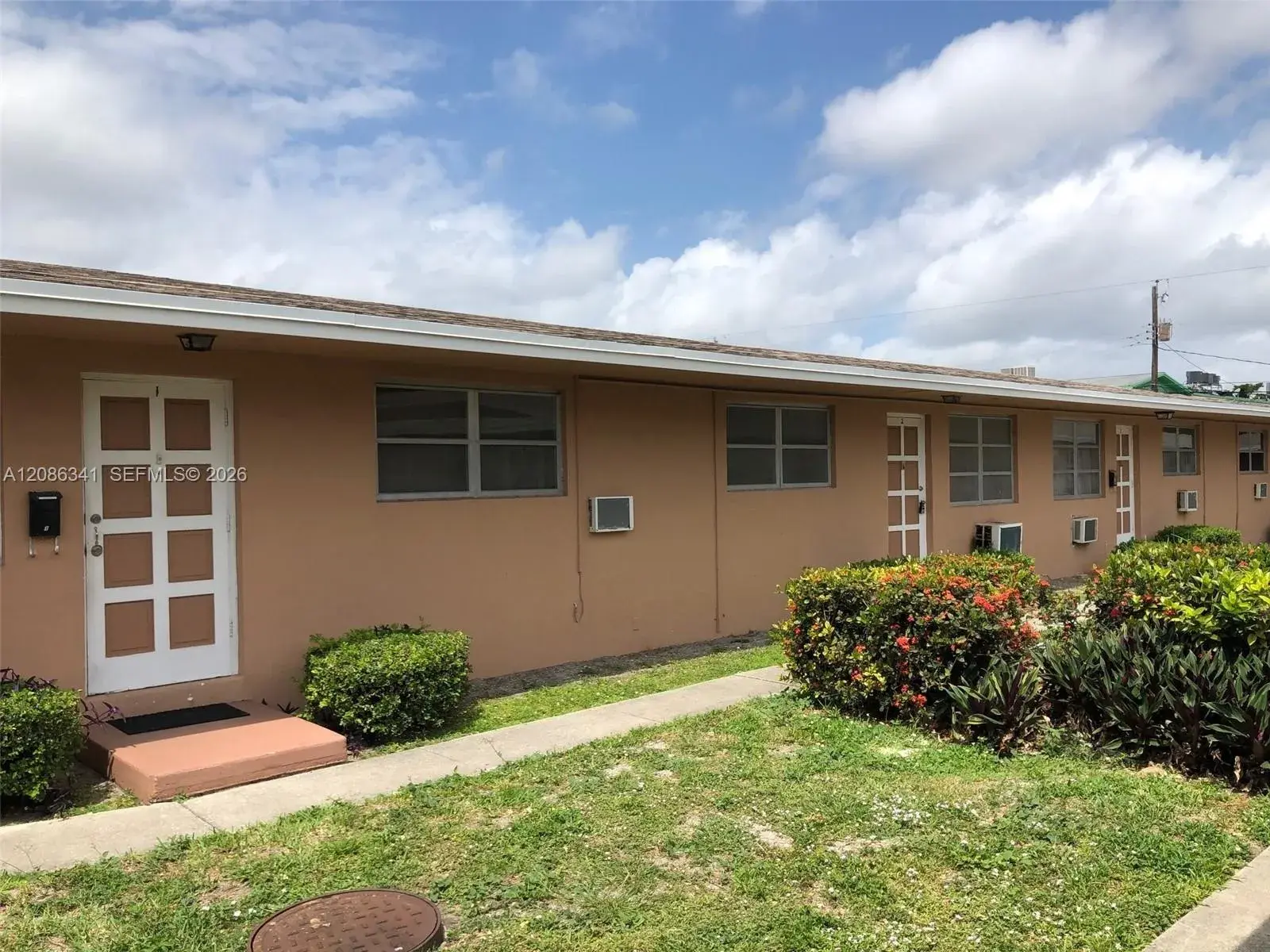1 bedroom 1 bath Residential Lease for rent at 2417 Polk St # 2, Hollywood FL 33020