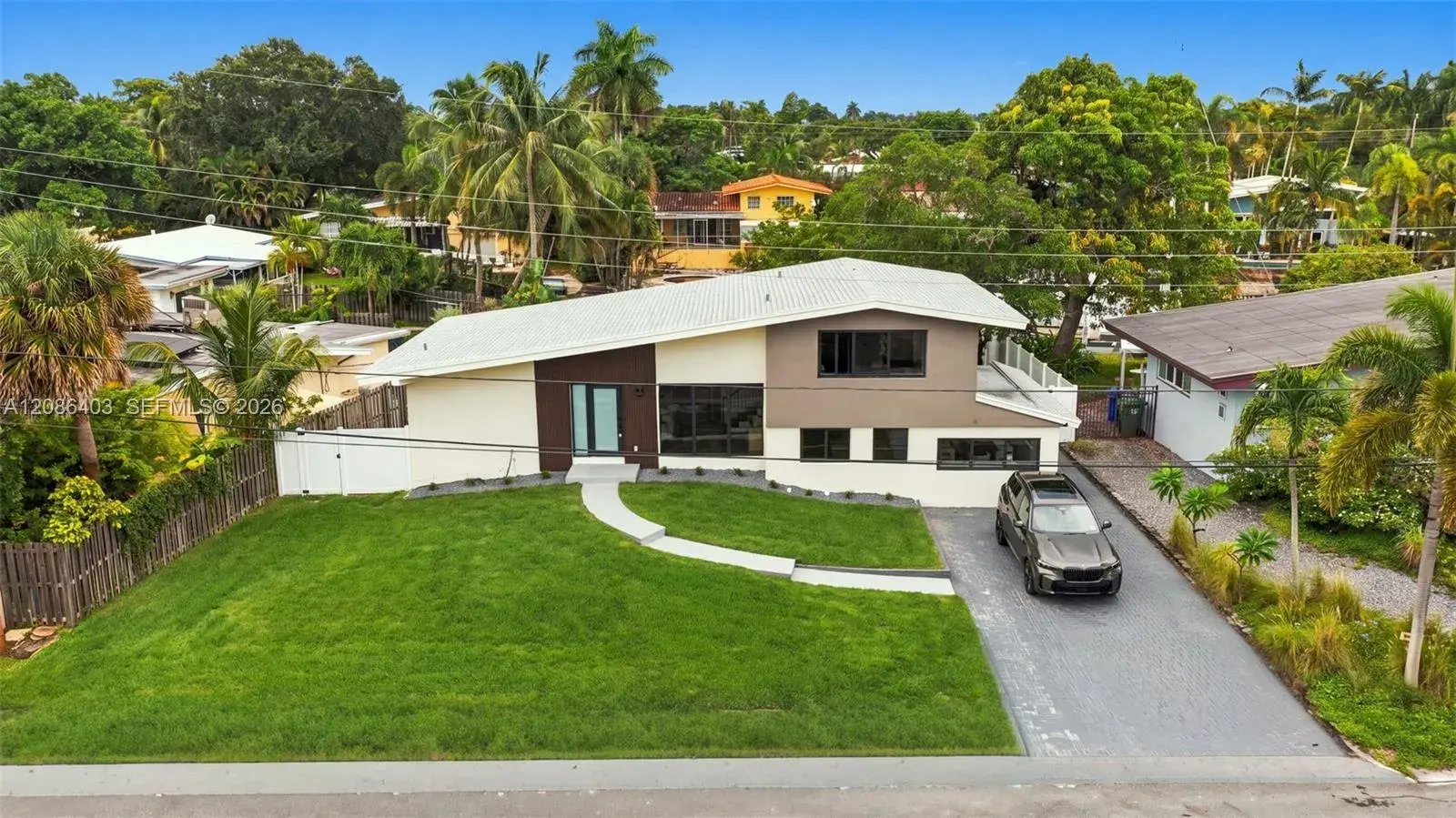 4 bedroom 3 bath Residential for sale at 2412 Sugarloaf Ln, Fort Lauderdale FL 33312