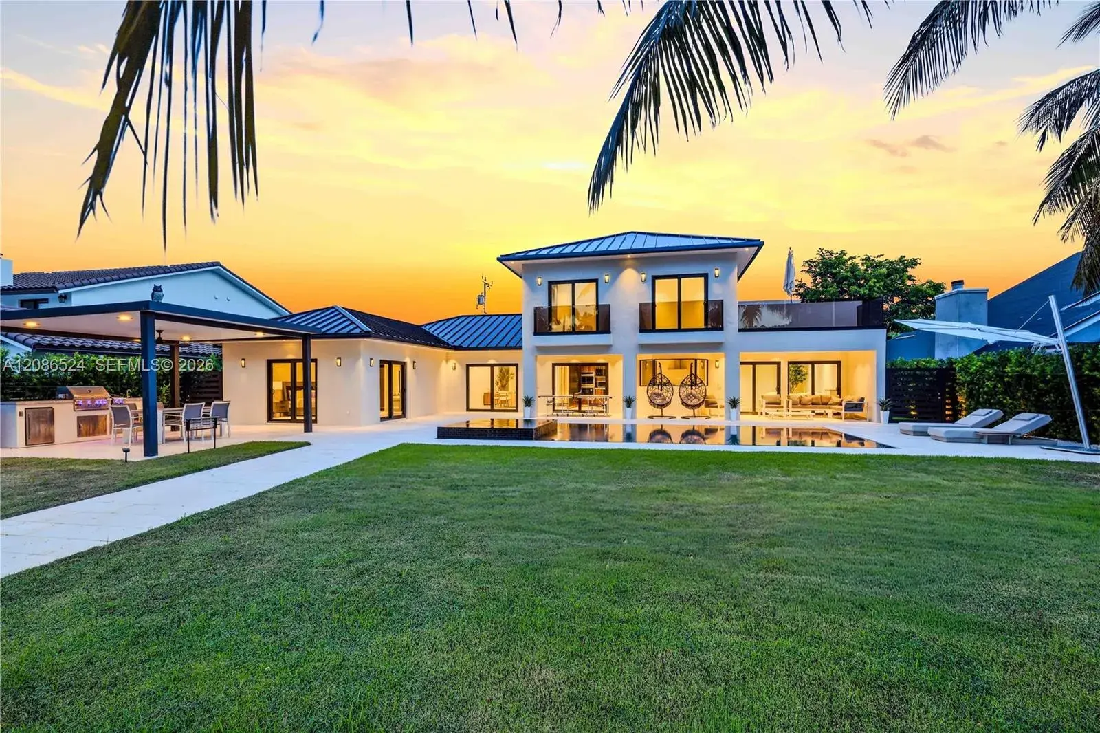 415 Holiday Dr, Hallandale Beach FL 33009