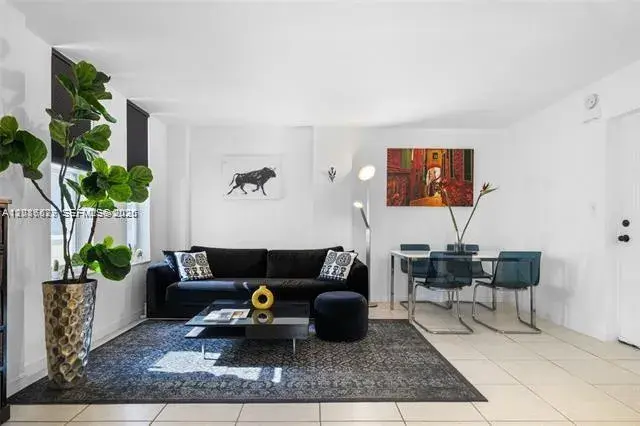 1 bedroom 1 bath Residential Lease for rent at 801 S Ocean Dr # 207, Hollywood FL 33019
