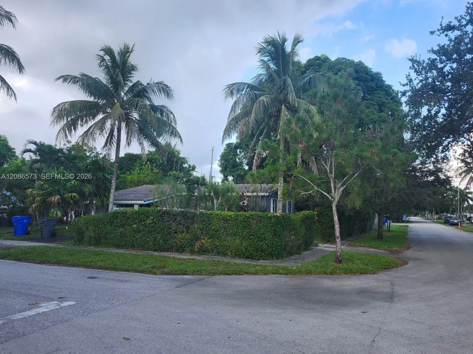 3 bedroom 2 bath Residential Lease for rent at 6570 Thomas St, Hollywood FL 33024