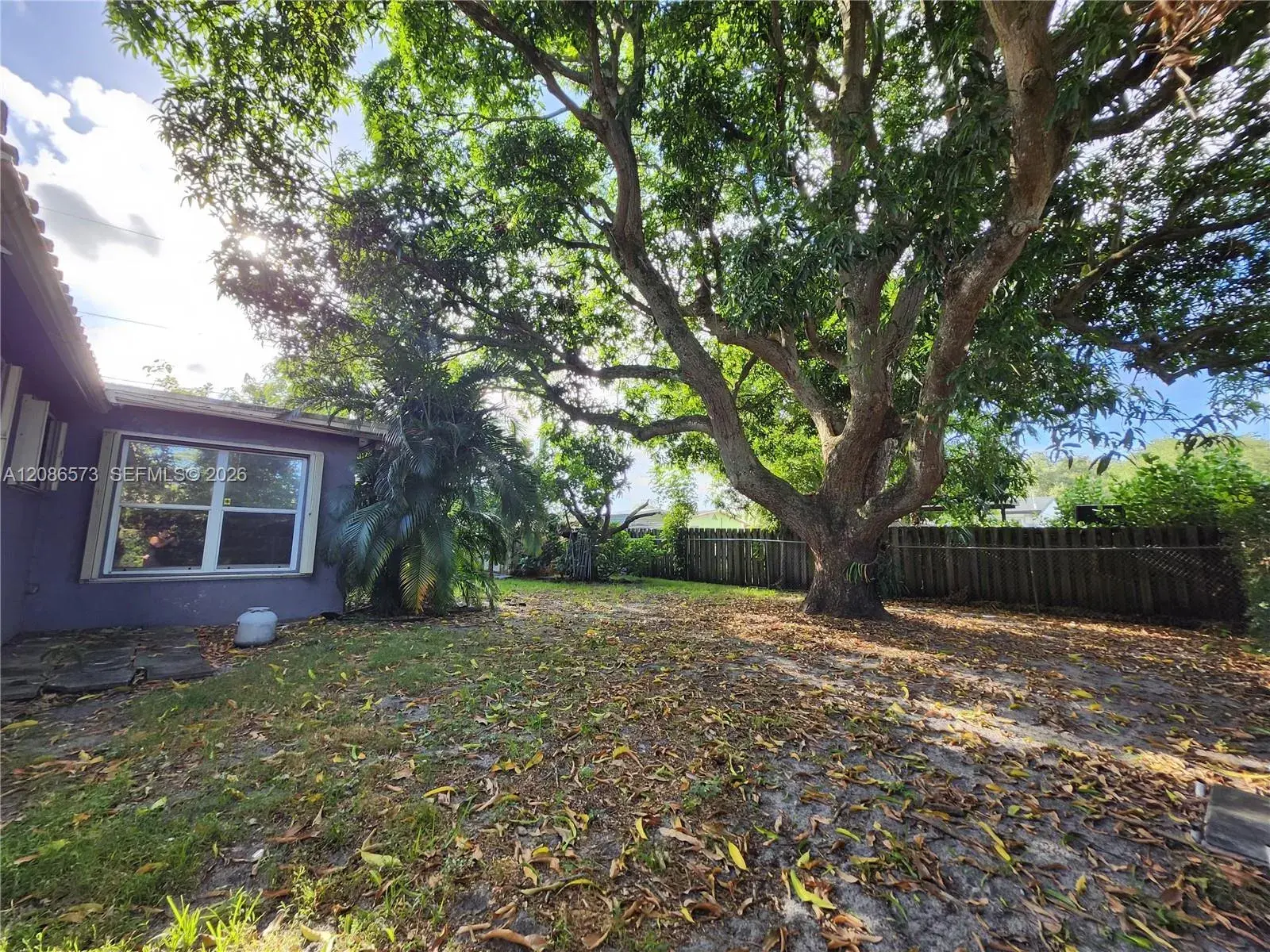 6570 Thomas St, Hollywood FL 33024