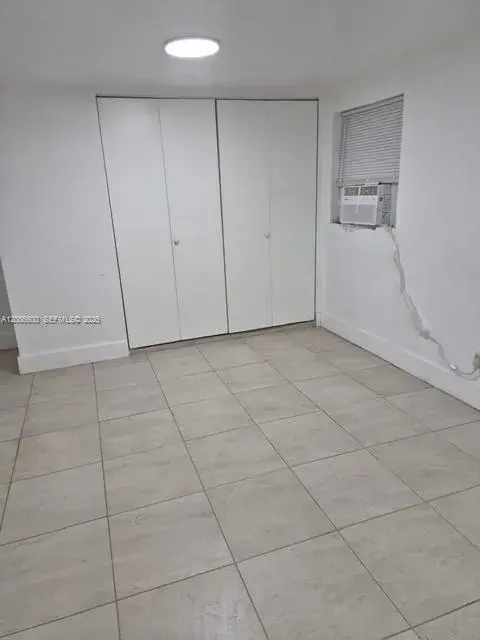 2 bedroom 2 bath Residential Lease for rent at 2000 Madison St # 3, Hollywood FL 33020