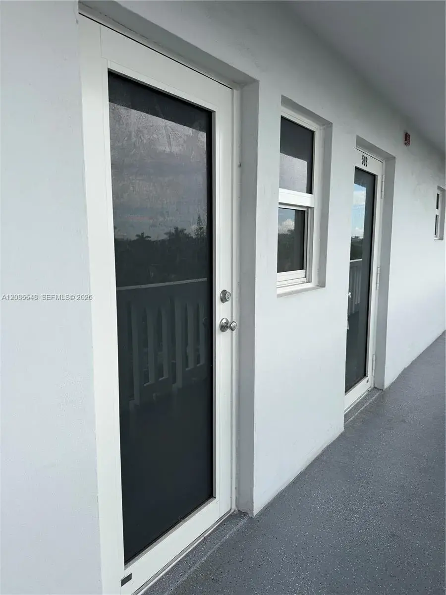 1 bedroom 1 bath Residential for sale at 320 NE 12th Ave # 506, Hallandale Beach FL 33009
