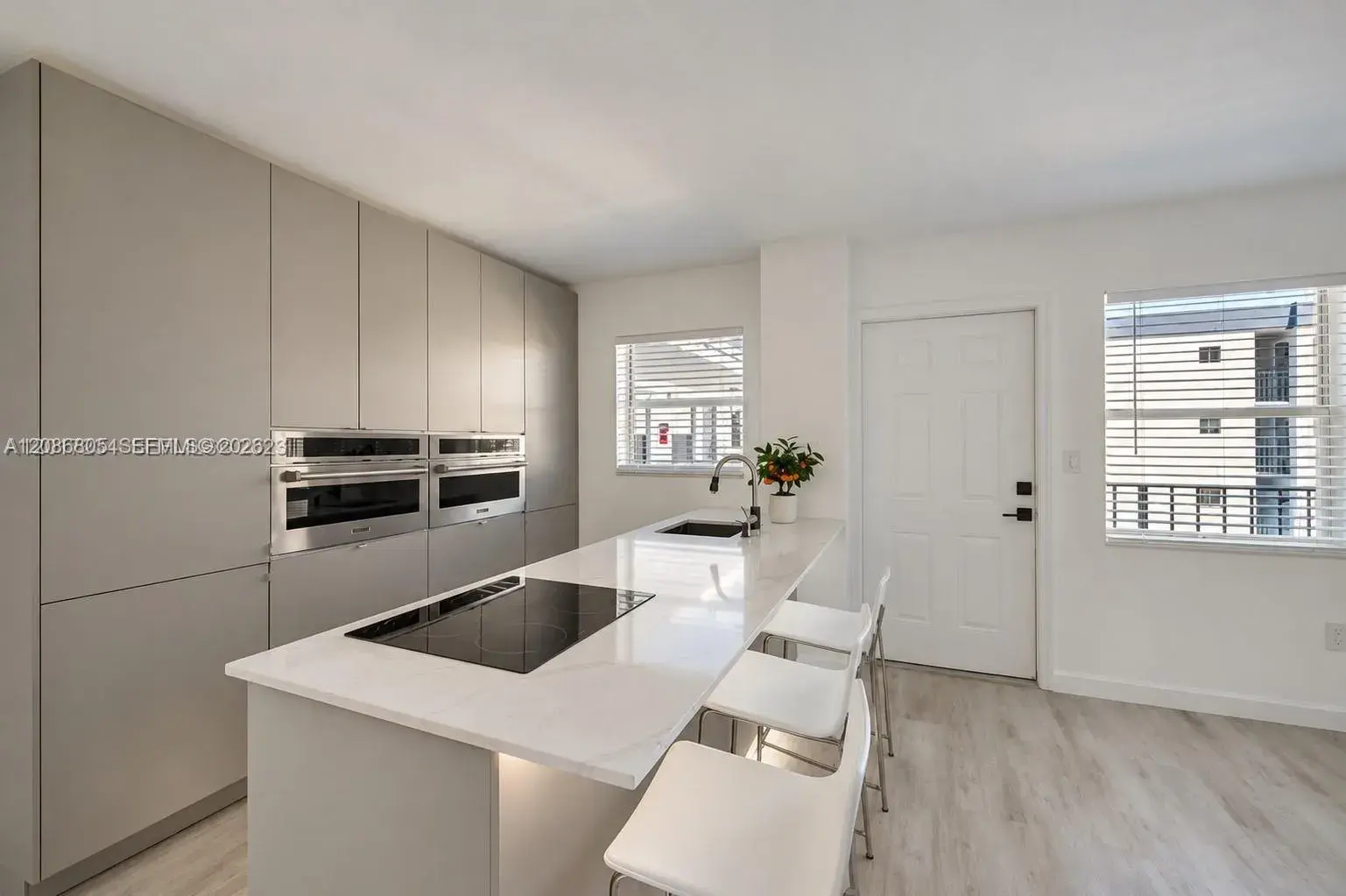 1 bedroom 1 bath Residential for sale at 1720 Jefferson St # 511, Hollywood FL 33020