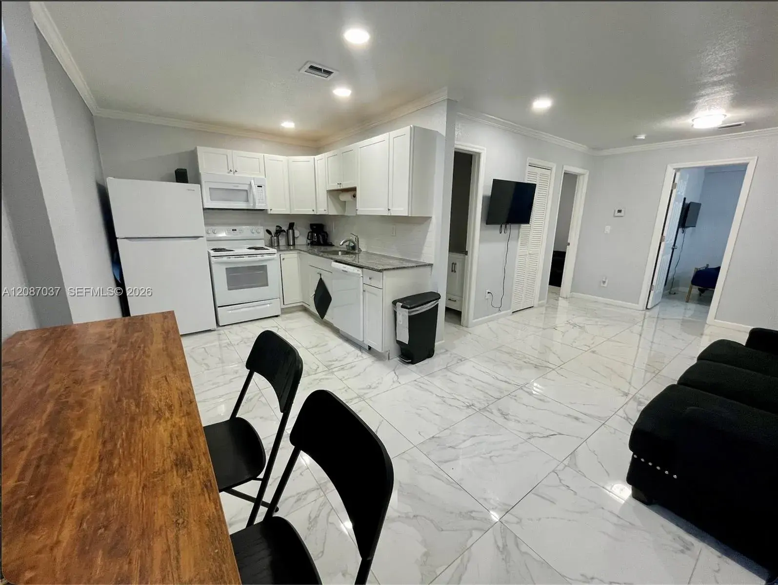 2 bedroom 1 bath Residential Lease for rent at 2240 Simms St # 4, Hollywood FL 33020