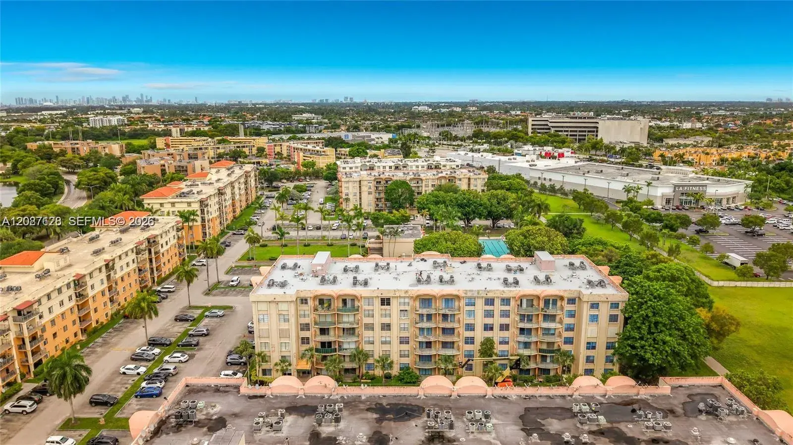 9310 Fontainebleau Blvd # 606, Miami FL 33172