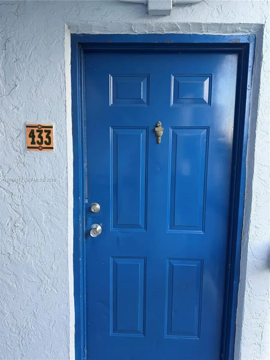 9460 Fontainebleau Blvd # 433, Miami FL 33172