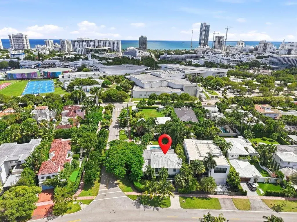 4 bedroom 3 bath Residential for sale at 2225 Meridian Ave, Miami Beach FL 33139