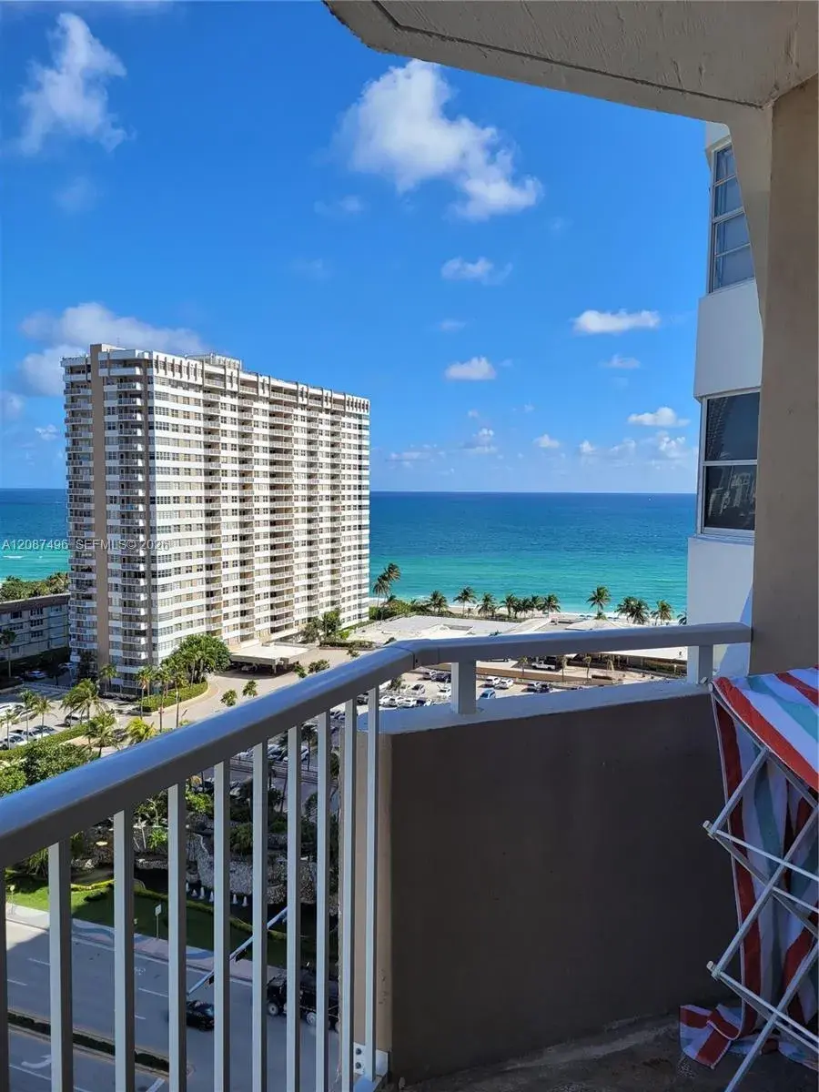 1 bedroom 1 bath Residential for sale at 1985 S OCEAN DR # 15M, Hallandale Beach FL 33009
