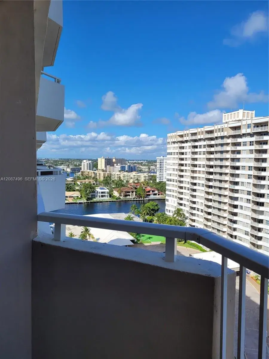 1985 S OCEAN DR # 15M, Hallandale Beach FL 33009