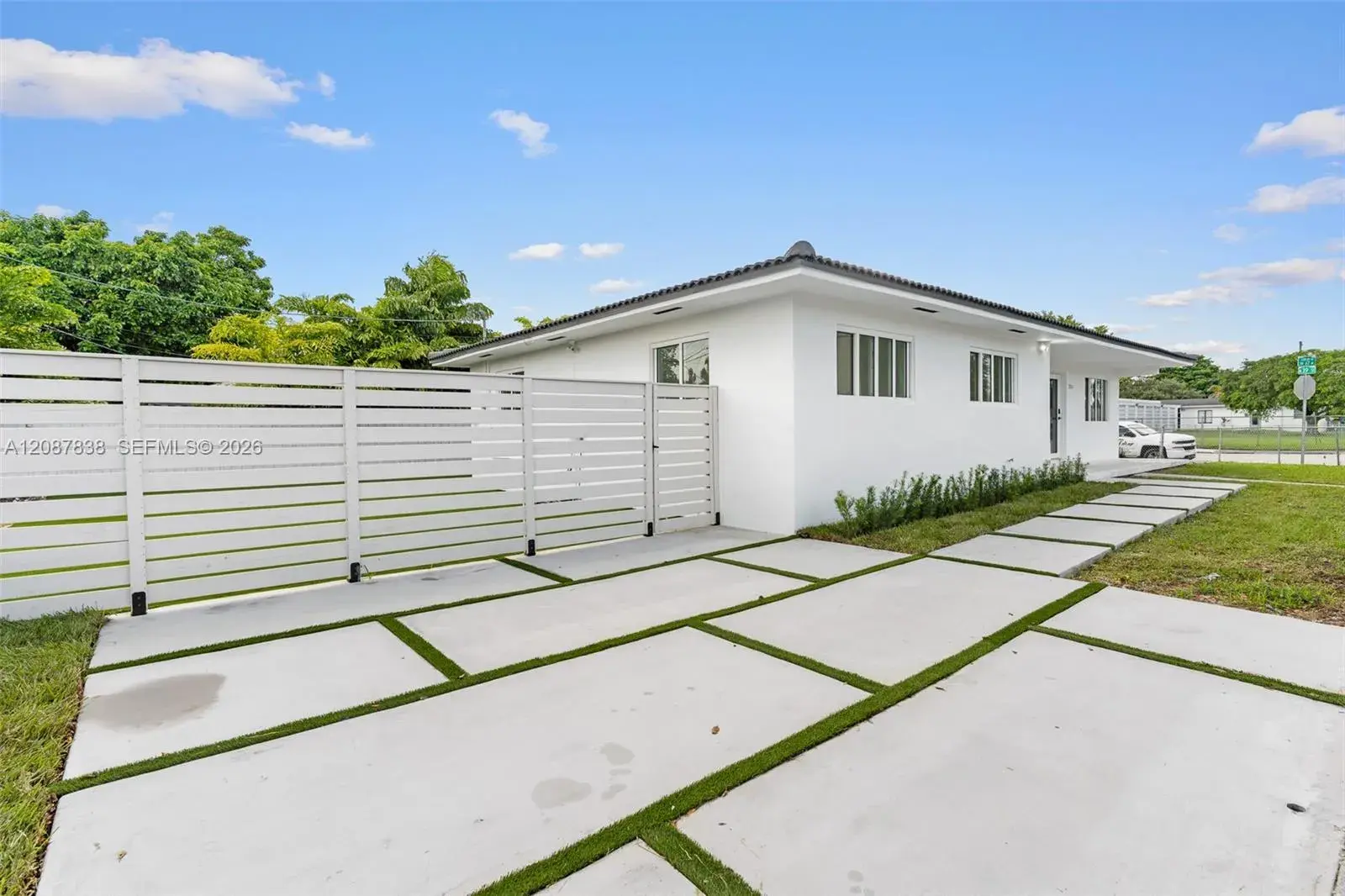 3 bedroom 3 bath Residential for sale at 3900 SW 67th Ave, Miami FL 33155