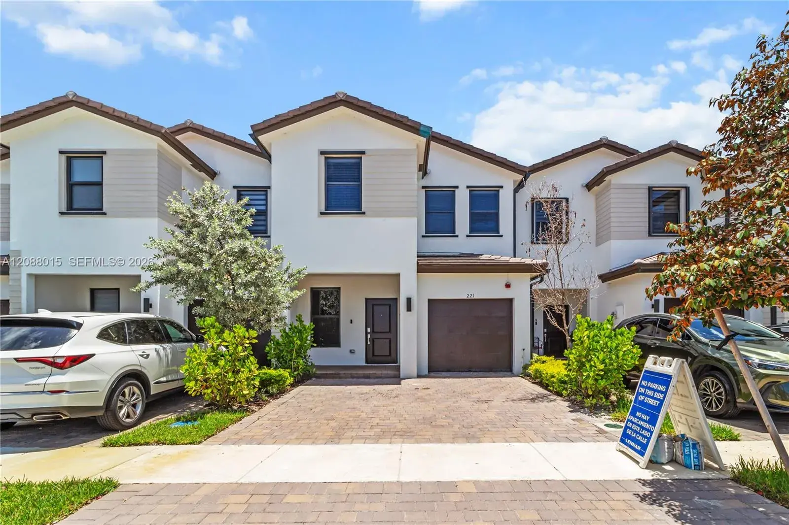 3 bedroom 2 bath Residential for sale at 221 SW 159th Way, Pembroke Pines FL 33027