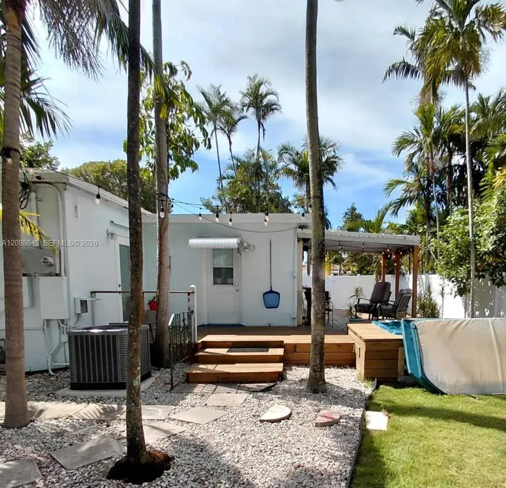 1623 Plunkett St, Hollywood FL 33020
