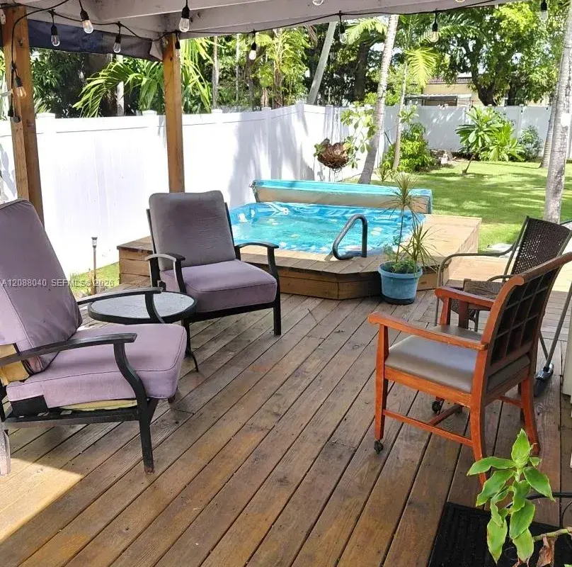 1623 Plunkett St, Hollywood FL 33020